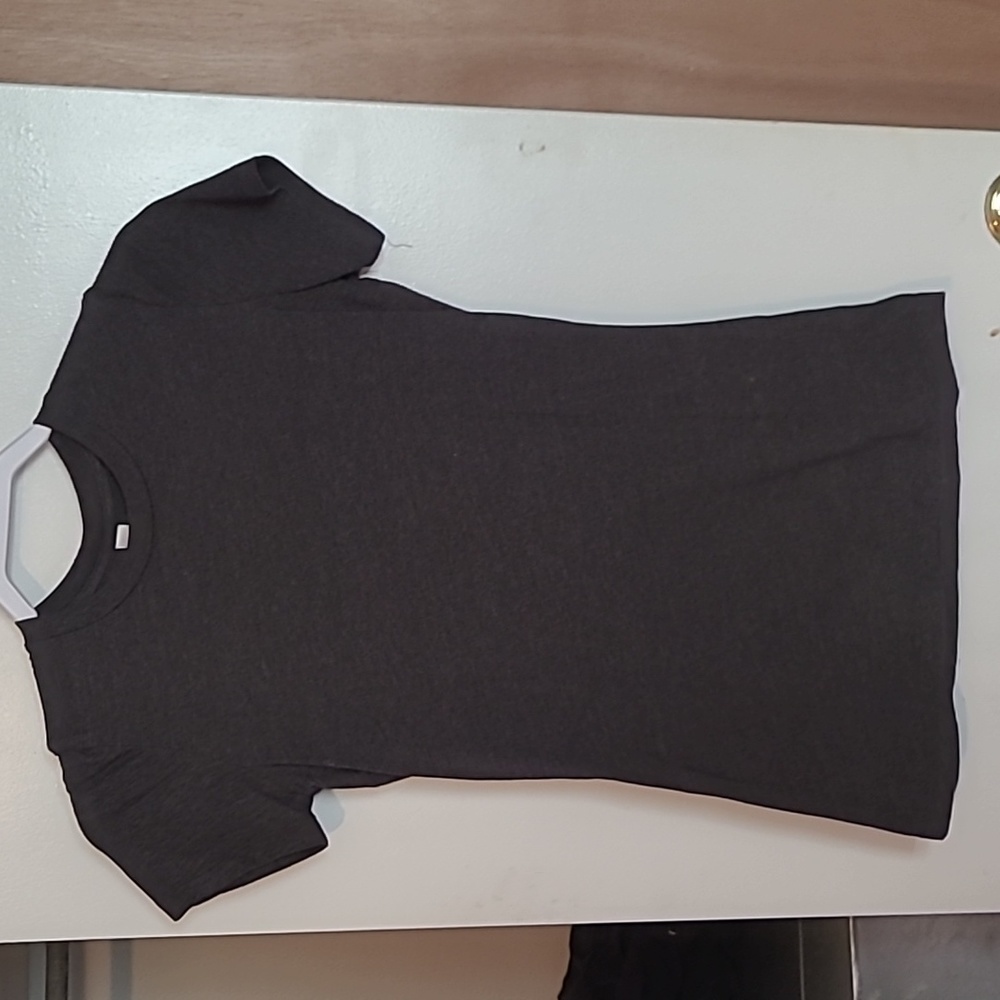 Bella Medium Grey tee